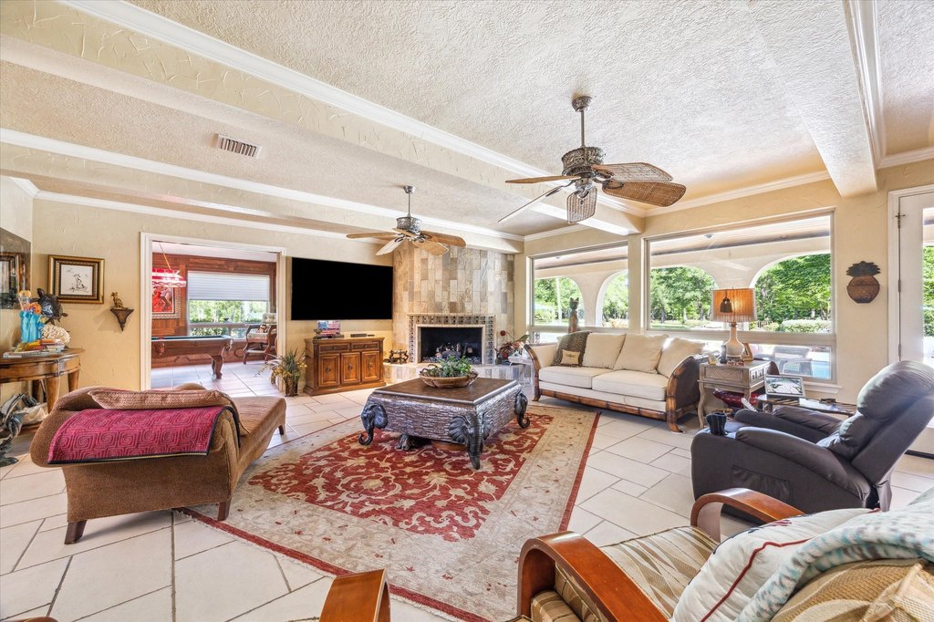 Friendswood, Texas, 77546, United States, 5 Bedrooms Bedrooms, ,6.5 BathroomsBathrooms,Residential,Forsale,1889098