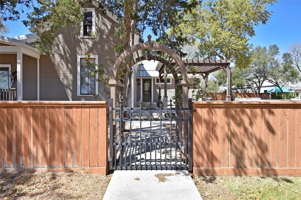 New Ulm, Texas, 78950, United States, 5 Bedrooms Bedrooms, ,4.5 BathroomsBathrooms,Residential,Forsale,1889075