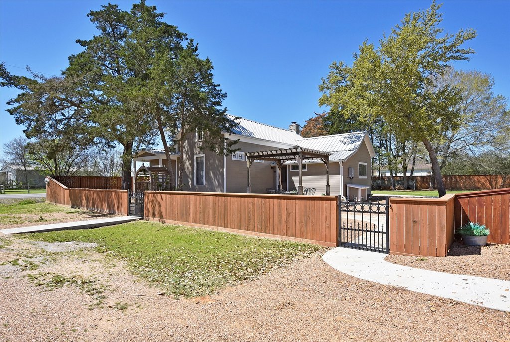 New Ulm, Texas, 78950, United States, 5 Bedrooms Bedrooms, ,4.5 BathroomsBathrooms,Residential,Forsale,1889075