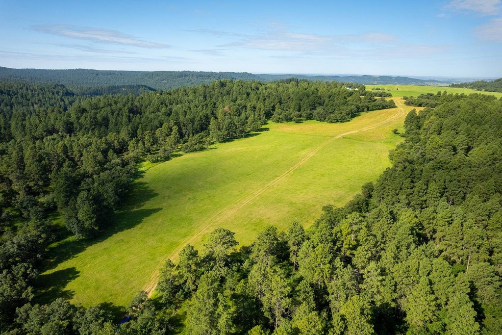 Hulett, Wyoming, 82720, United States, 3 Bedrooms Bedrooms, ,2 BathroomsBathrooms,Residential,Forsale,2004328