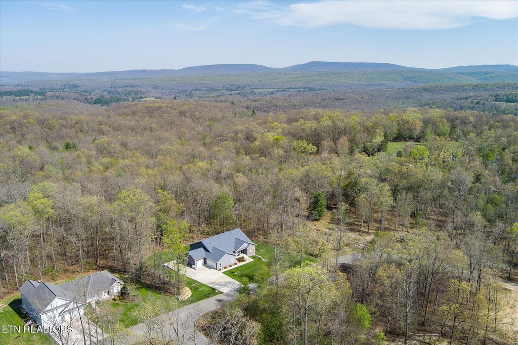 Crab Orchard, Tennessee, 37723, United States, 3 Bedrooms Bedrooms, ,2 BathroomsBathrooms,Residential,Forsale,1907852