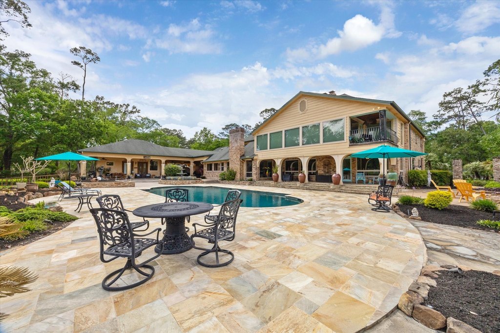 Friendswood, Texas, 77546, United States, 5 Bedrooms Bedrooms, ,6.5 BathroomsBathrooms,Residential,Forsale,1889098