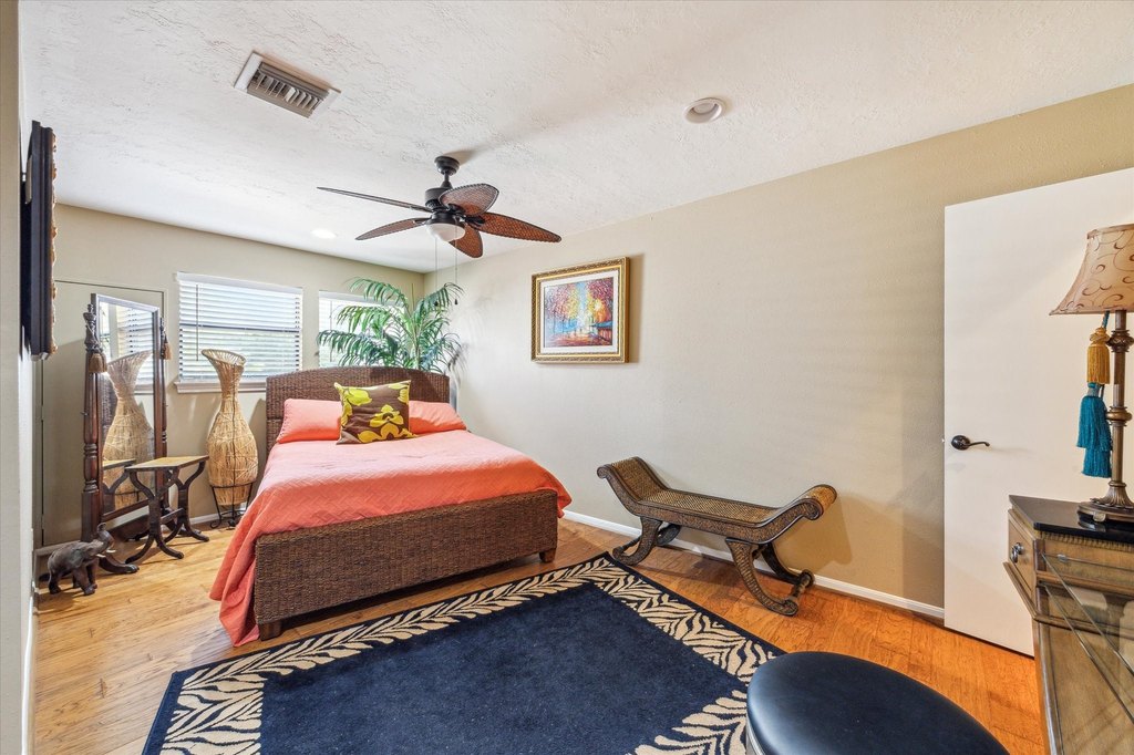 Friendswood, Texas, 77546, United States, 5 Bedrooms Bedrooms, ,6.5 BathroomsBathrooms,Residential,Forsale,1889098