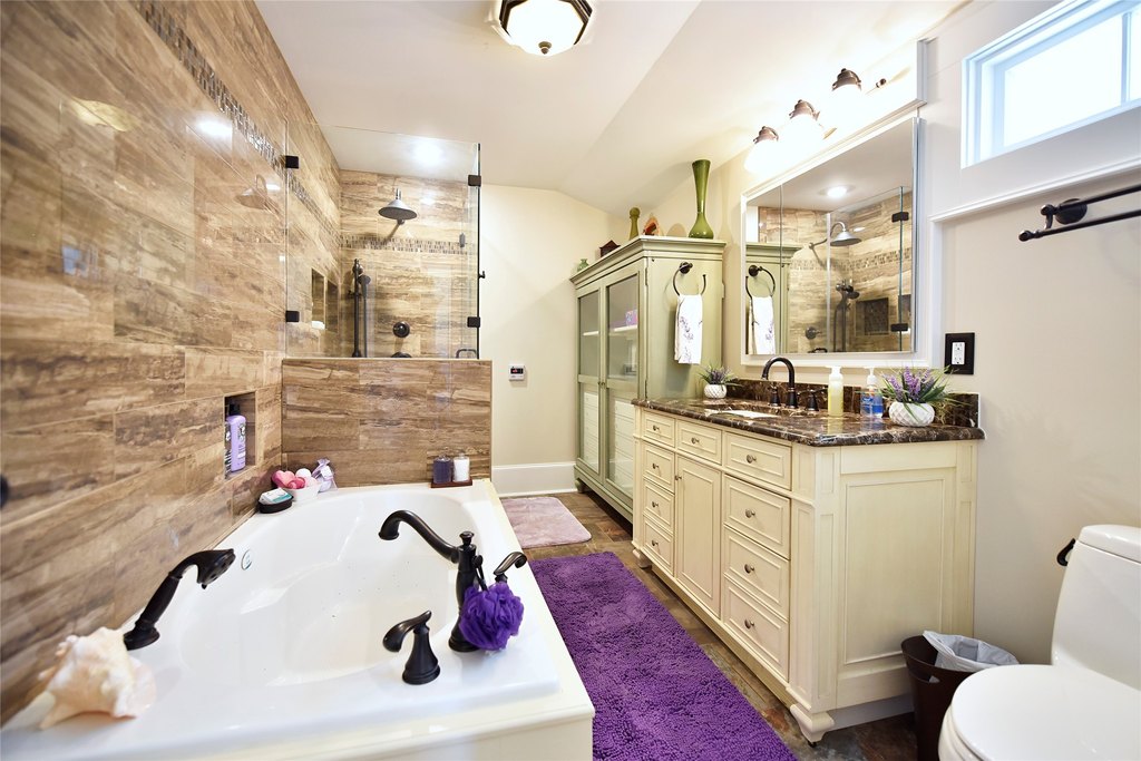 New Ulm, Texas, 78950, United States, 5 Bedrooms Bedrooms, ,4.5 BathroomsBathrooms,Residential,Forsale,1889075