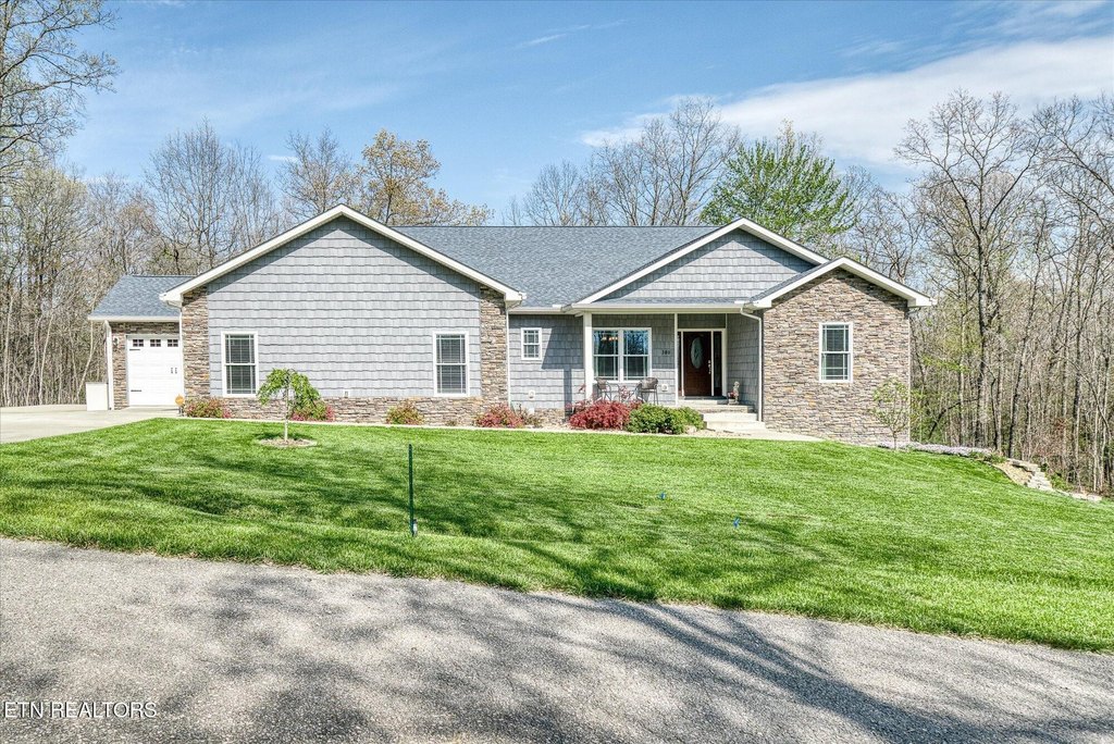 Crab Orchard, Tennessee, 37723, United States, 3 Bedrooms Bedrooms, ,2 BathroomsBathrooms,Residential,Forsale,1907852