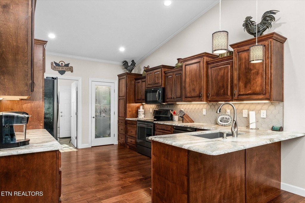 Crab Orchard, Tennessee, 37723, United States, 3 Bedrooms Bedrooms, ,2 BathroomsBathrooms,Residential,Forsale,1907852