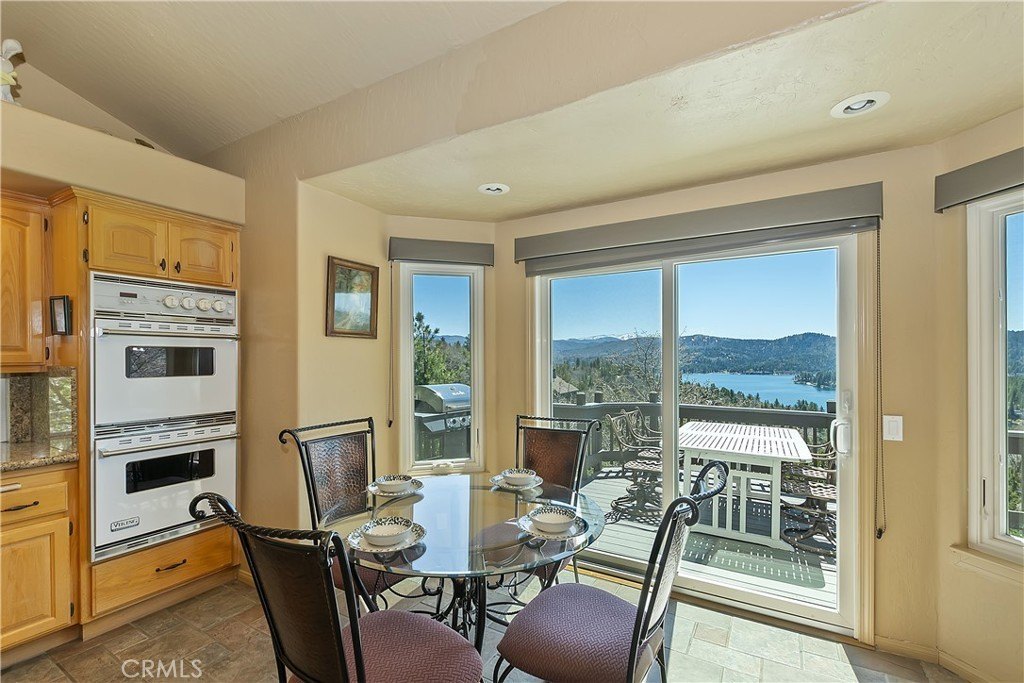 Lake Arrowhead, California, 92352, United States, 5 Bedrooms Bedrooms, ,5 BathroomsBathrooms,Residential,Forsale,1886300