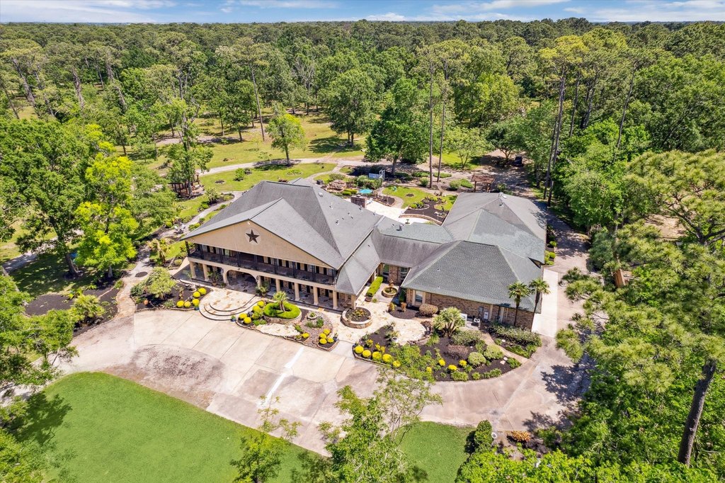 Friendswood, Texas, 77546, United States, 5 Bedrooms Bedrooms, ,6.5 BathroomsBathrooms,Residential,Forsale,1889098