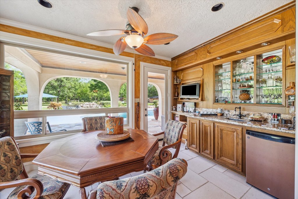 Friendswood, Texas, 77546, United States, 5 Bedrooms Bedrooms, ,6.5 BathroomsBathrooms,Residential,Forsale,1889098