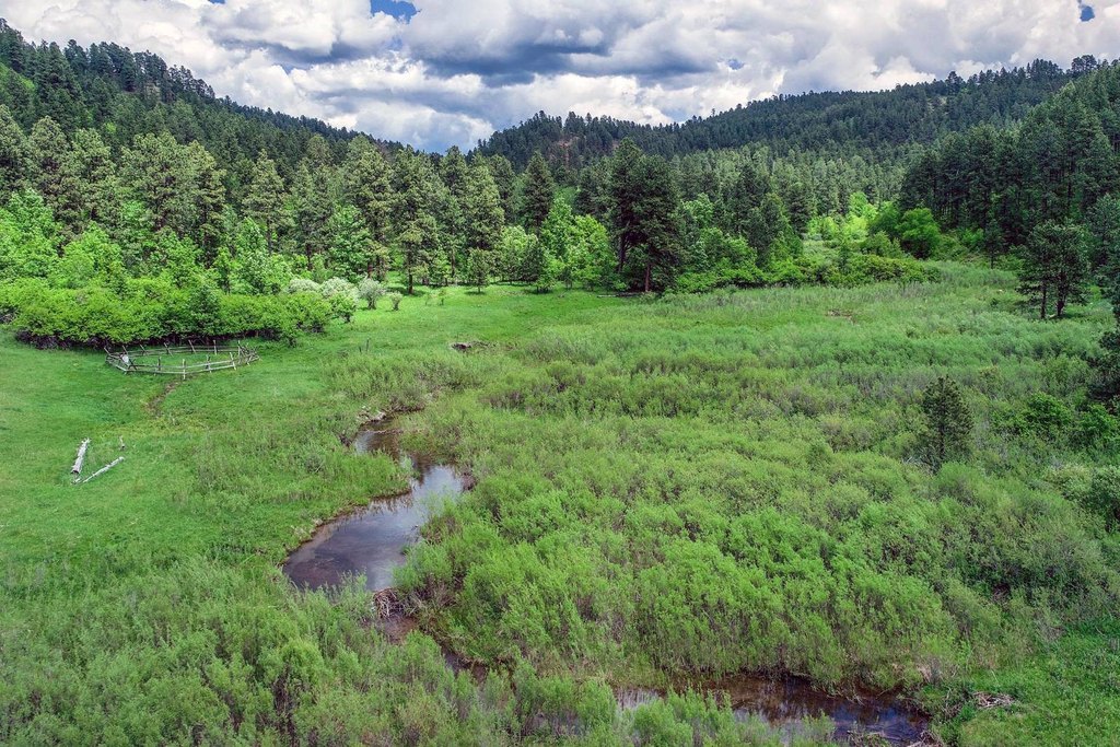 Hulett, Wyoming, 82720, United States, 3 Bedrooms Bedrooms, ,2 BathroomsBathrooms,Residential,Forsale,2004328