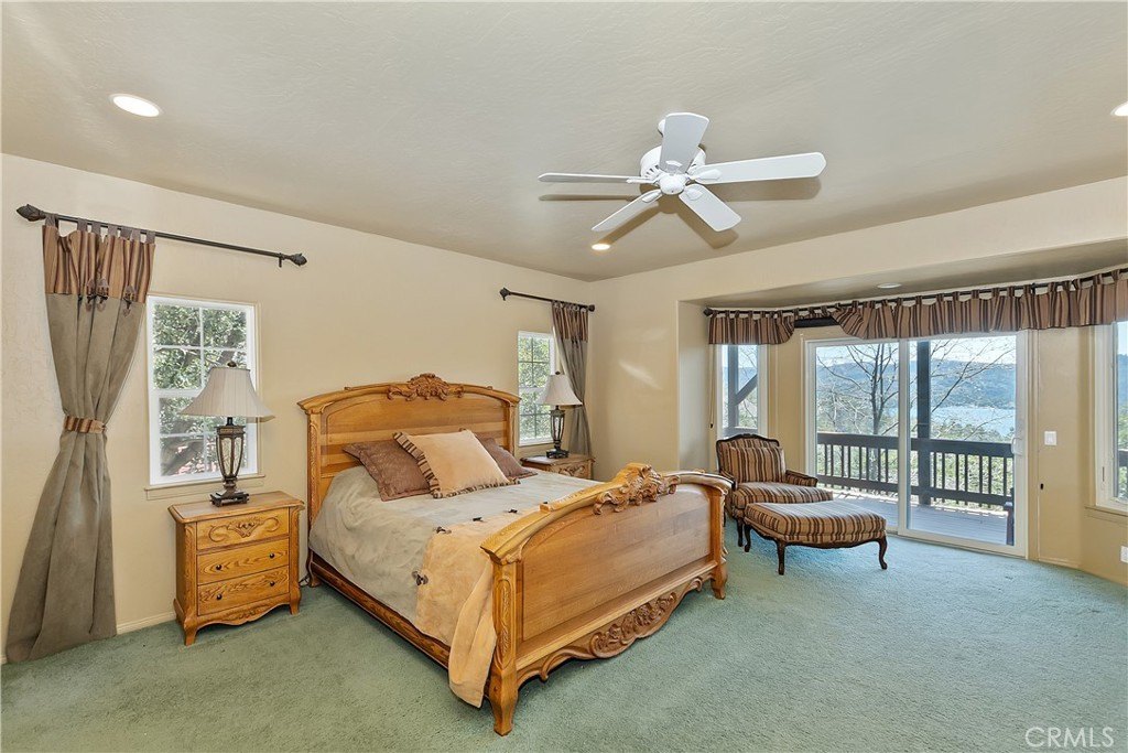 Lake Arrowhead, California, 92352, United States, 5 Bedrooms Bedrooms, ,5 BathroomsBathrooms,Residential,Forsale,1886300