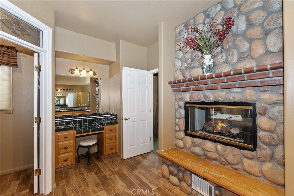 Lake Arrowhead, California, 92352, United States, 5 Bedrooms Bedrooms, ,5 BathroomsBathrooms,Residential,Forsale,1886300