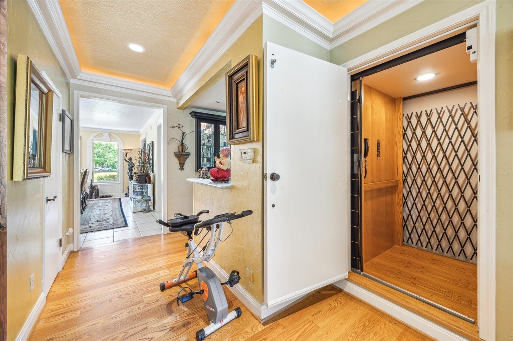 Friendswood, Texas, 77546, United States, 5 Bedrooms Bedrooms, ,6.5 BathroomsBathrooms,Residential,Forsale,1889098