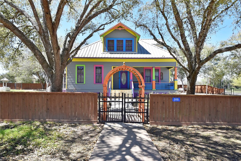 New Ulm, Texas, 78950, United States, 5 Bedrooms Bedrooms, ,4.5 BathroomsBathrooms,Residential,Forsale,1889075