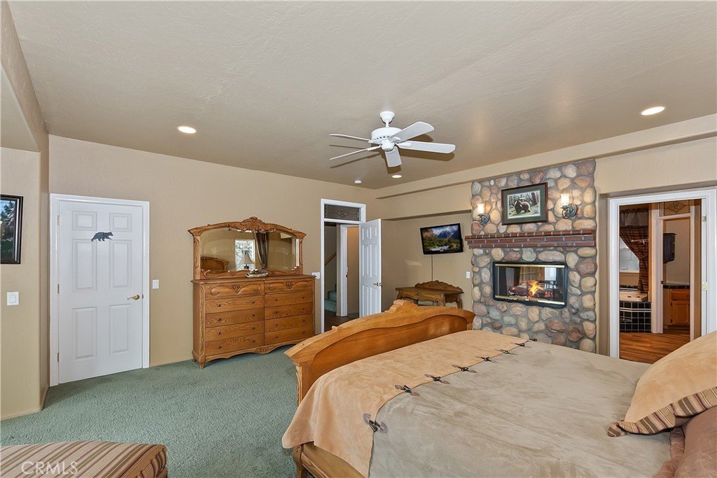 Lake Arrowhead, California, 92352, United States, 5 Bedrooms Bedrooms, ,5 BathroomsBathrooms,Residential,Forsale,1886300