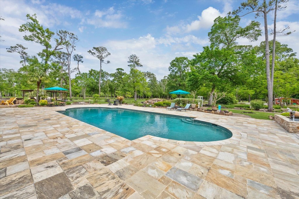 Friendswood, Texas, 77546, United States, 5 Bedrooms Bedrooms, ,6.5 BathroomsBathrooms,Residential,Forsale,1889098
