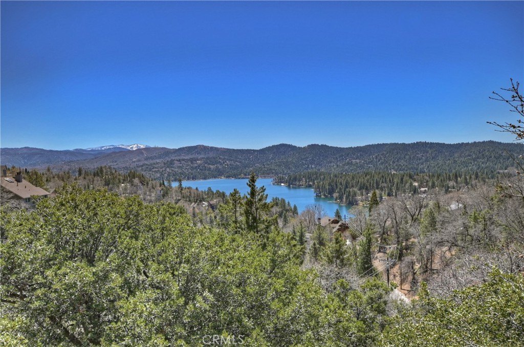 Lake Arrowhead, California, 92352, United States, 5 Bedrooms Bedrooms, ,5 BathroomsBathrooms,Residential,Forsale,1886300