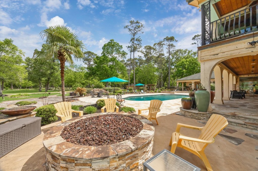 Friendswood, Texas, 77546, United States, 5 Bedrooms Bedrooms, ,6.5 BathroomsBathrooms,Residential,Forsale,1889098