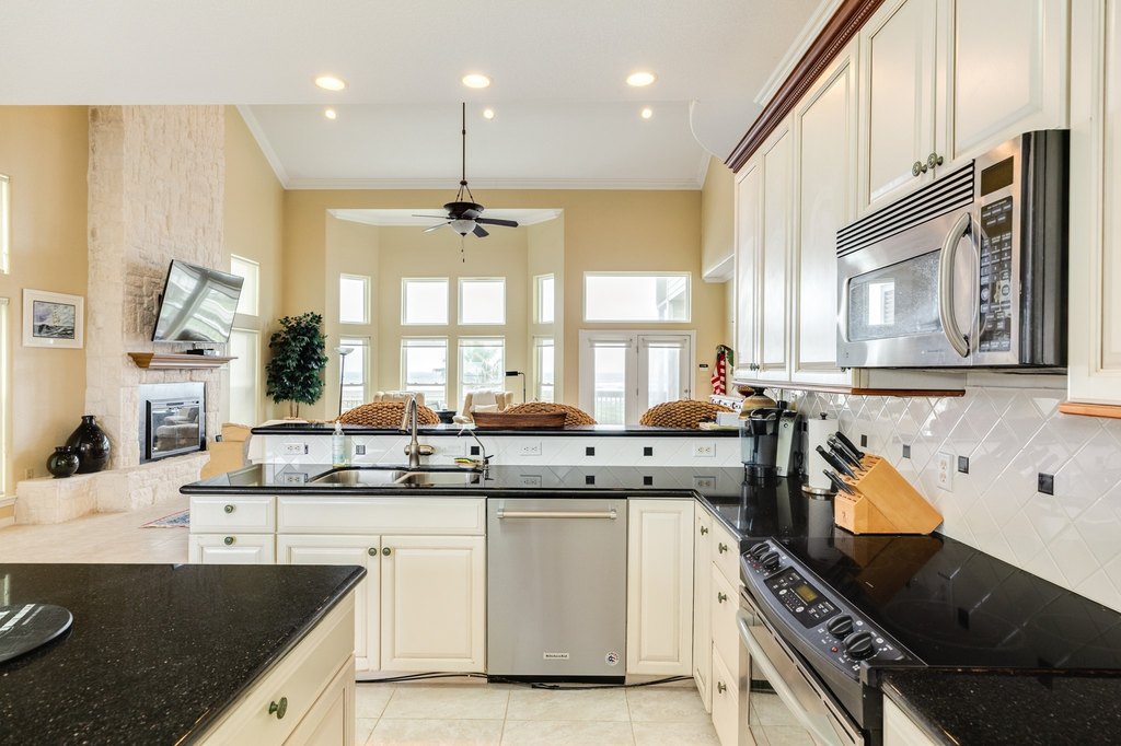 Surfside Beach, Texas, 77541, United States, 4 Bedrooms Bedrooms, ,3.5 BathroomsBathrooms,Residential,Forsale,1889079