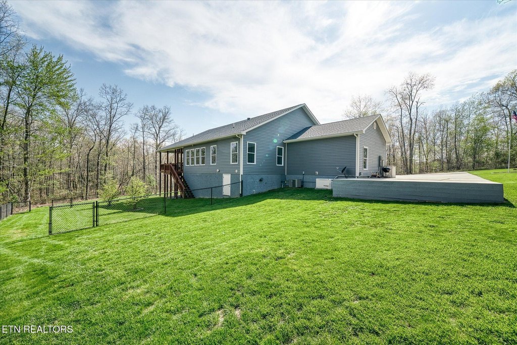 Crab Orchard, Tennessee, 37723, United States, 3 Bedrooms Bedrooms, ,2 BathroomsBathrooms,Residential,Forsale,1907852