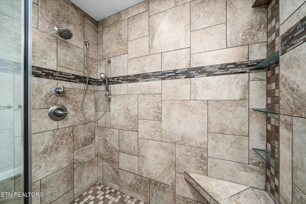 Crab Orchard, Tennessee, 37723, United States, 3 Bedrooms Bedrooms, ,2 BathroomsBathrooms,Residential,Forsale,1907852