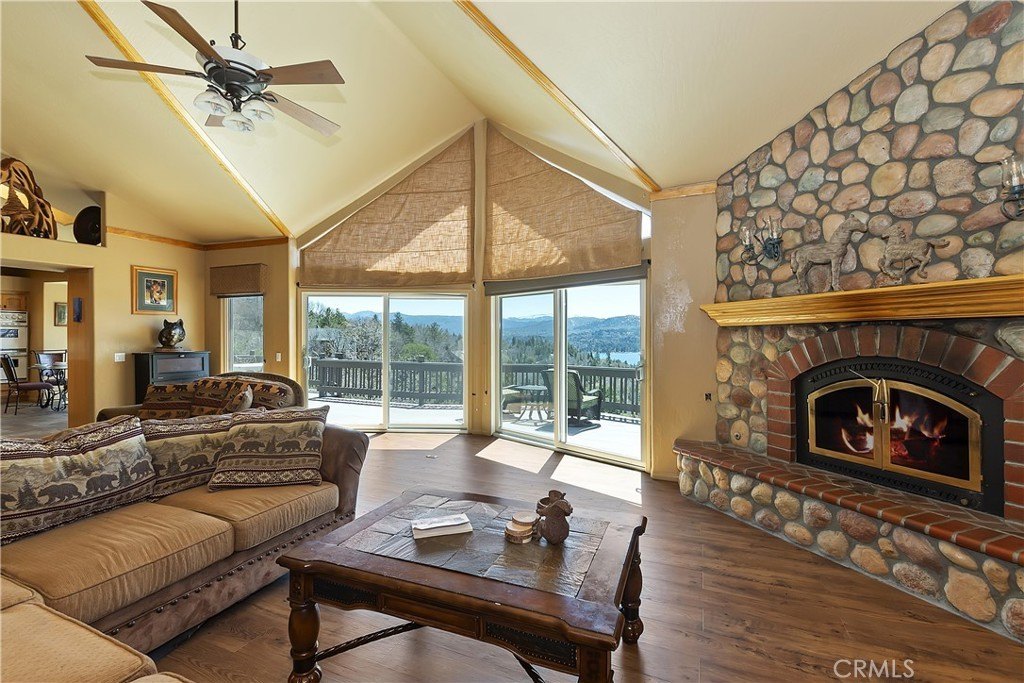 Lake Arrowhead, California, 92352, United States, 5 Bedrooms Bedrooms, ,5 BathroomsBathrooms,Residential,Forsale,1886300