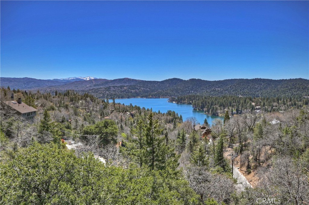 Lake Arrowhead, California, 92352, United States, 5 Bedrooms Bedrooms, ,5 BathroomsBathrooms,Residential,Forsale,1886300