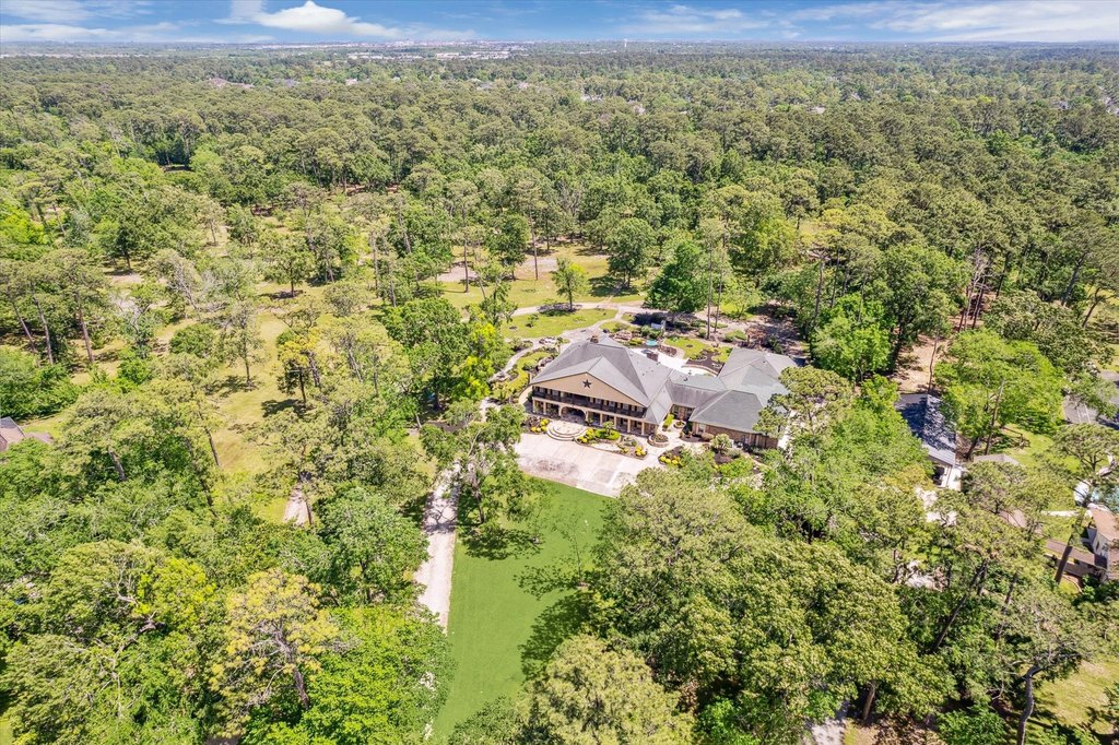 Friendswood, Texas, 77546, United States, 5 Bedrooms Bedrooms, ,6.5 BathroomsBathrooms,Residential,Forsale,1889098