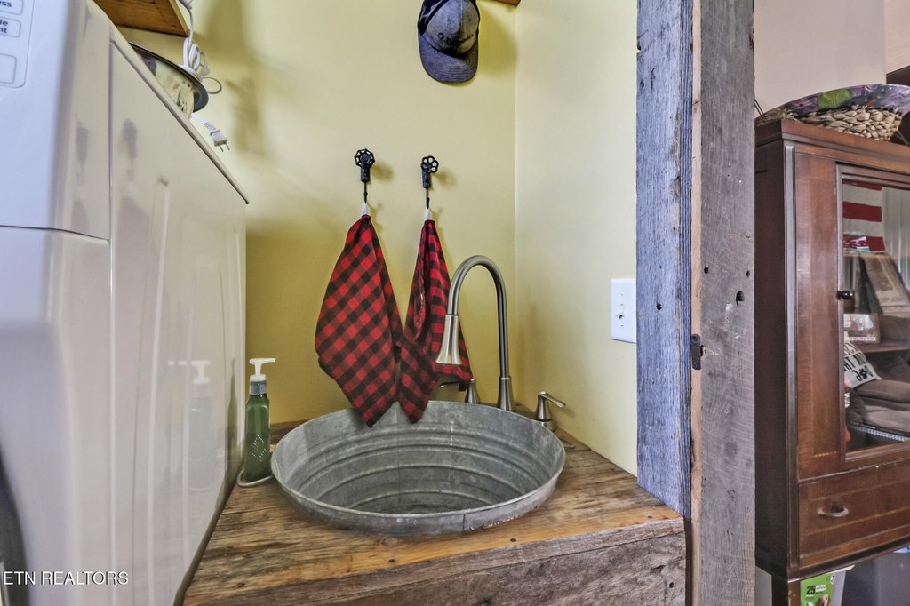 Crossville, Tennessee, 38571, United States, 3 Bedrooms Bedrooms, ,2.5 BathroomsBathrooms,Residential,Forsale,1907865
