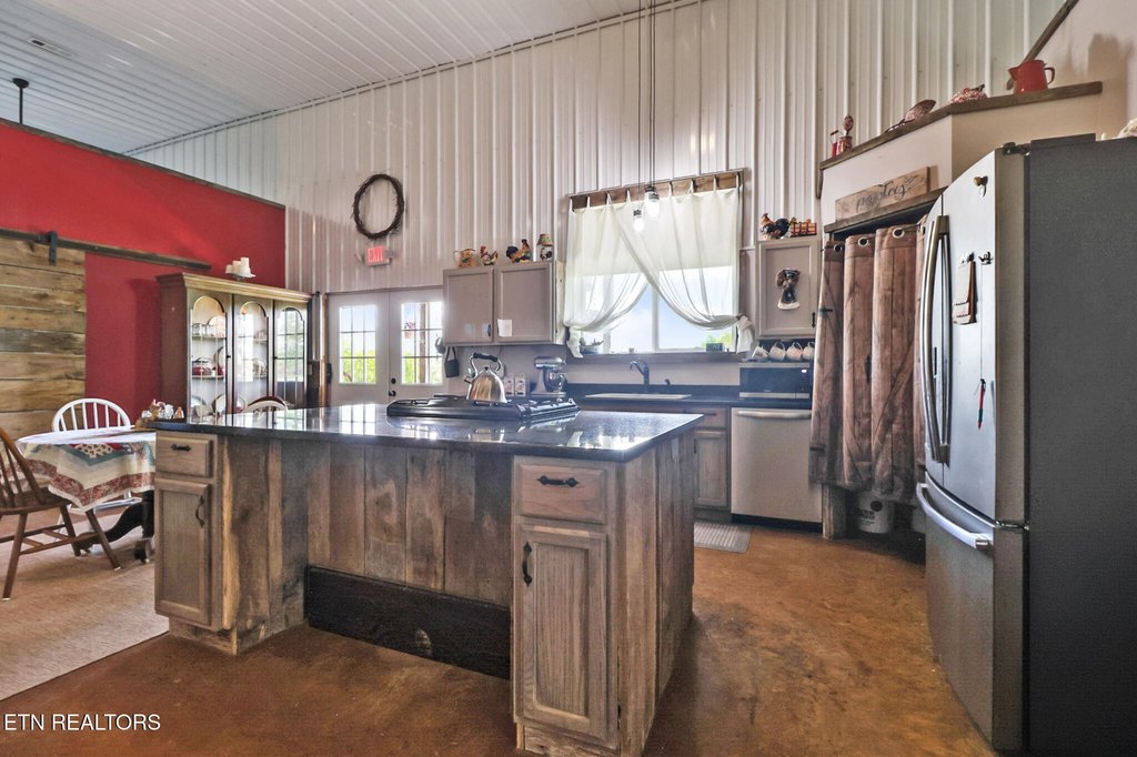 Crossville, Tennessee, 38571, United States, 3 Bedrooms Bedrooms, ,2.5 BathroomsBathrooms,Residential,Forsale,1907865