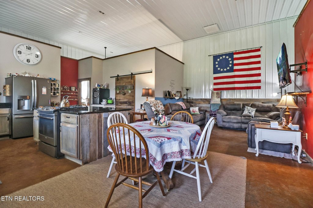 Crossville, Tennessee, 38571, United States, 3 Bedrooms Bedrooms, ,2.5 BathroomsBathrooms,Residential,Forsale,1907865