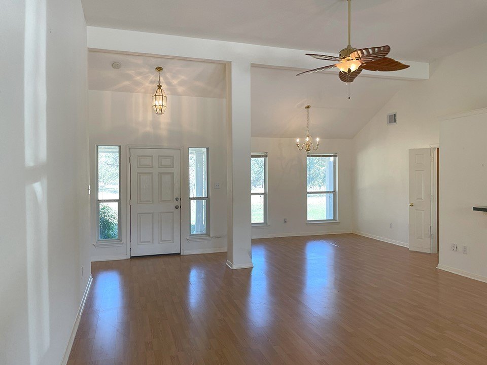 Seguin, Texas, 78155, United States, 3 Bedrooms Bedrooms, ,2 BathroomsBathrooms,Residential,Forsale,1889123