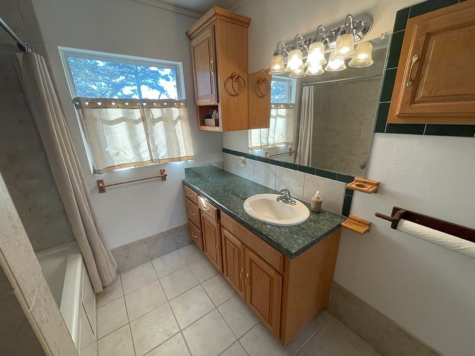 Seguin, Texas, 78155, United States, 3 Bedrooms Bedrooms, ,2 BathroomsBathrooms,Residential,Forsale,1889123