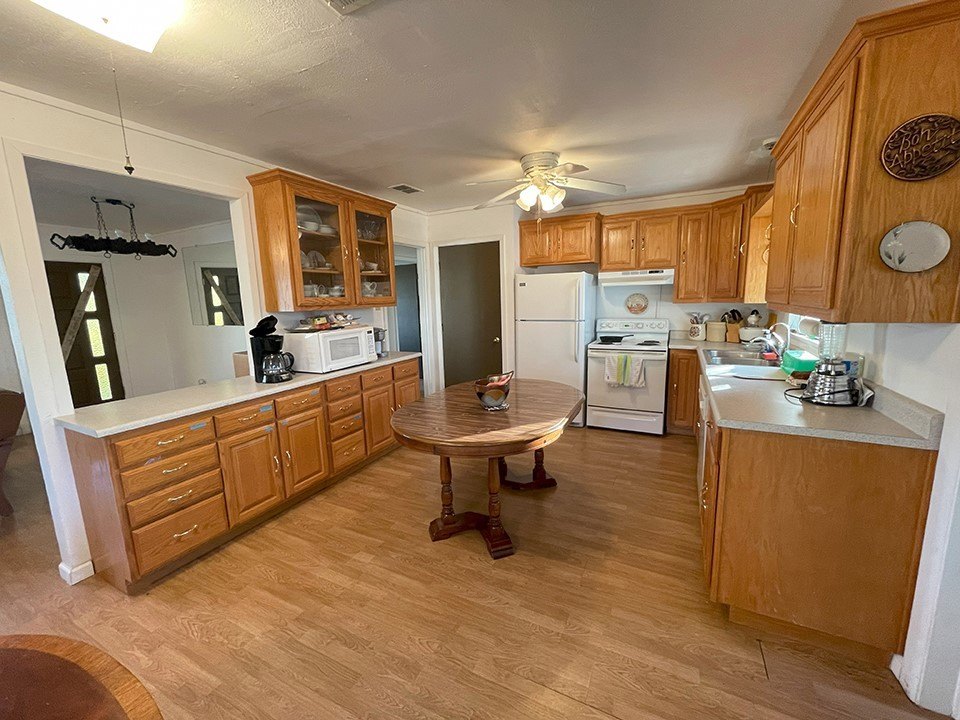 Seguin, Texas, 78155, United States, 3 Bedrooms Bedrooms, ,2 BathroomsBathrooms,Residential,Forsale,1889123