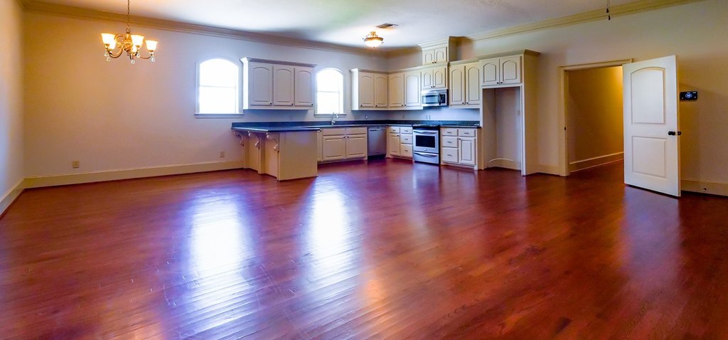Montgomery, Texas, 77356, United States, 11 Bedrooms Bedrooms, ,8.5 BathroomsBathrooms,Residential,Forsale,1953054