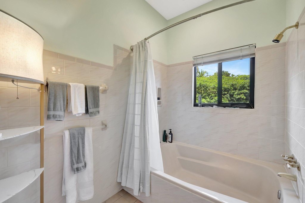 Wilton Manors, Florida, 33305, United States, 4 Bedrooms Bedrooms, ,3.5 BathroomsBathrooms,Residential,Forsale,1886557
