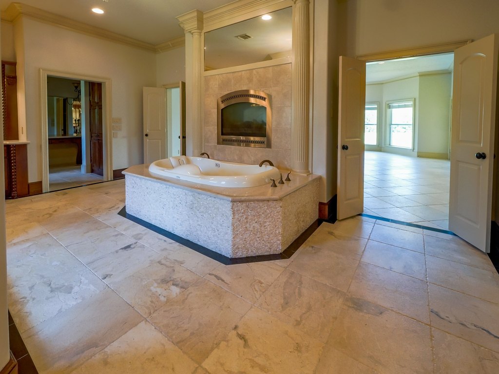 Montgomery, Texas, 77356, United States, 11 Bedrooms Bedrooms, ,8.5 BathroomsBathrooms,Residential,Forsale,1953054