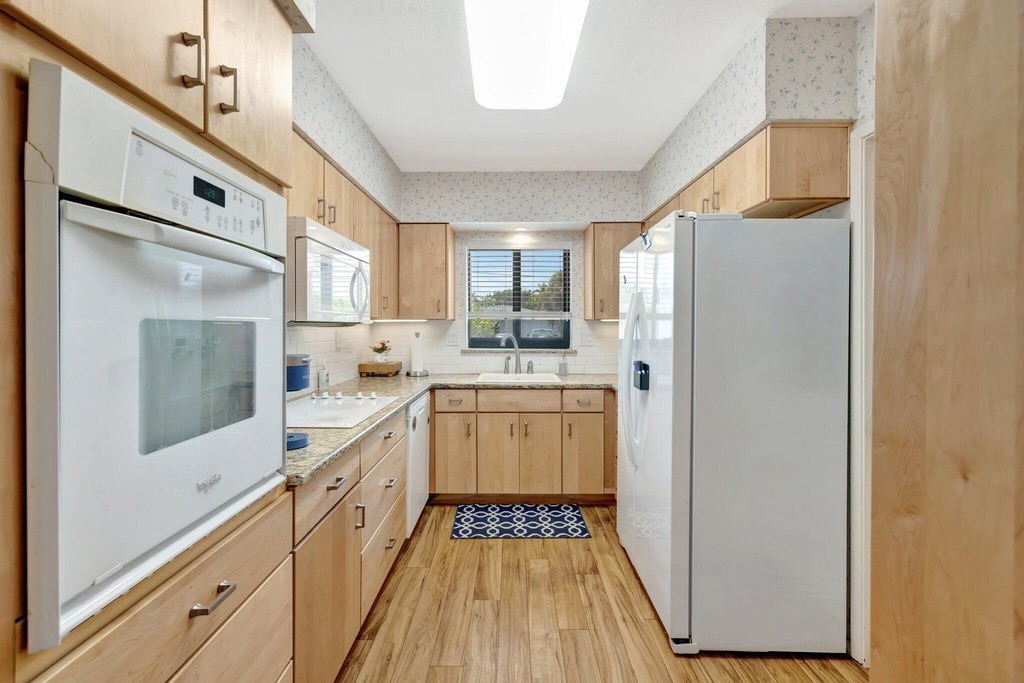 Wilton Manors, Florida, 33305, United States, 4 Bedrooms Bedrooms, ,3.5 BathroomsBathrooms,Residential,Forsale,1886557
