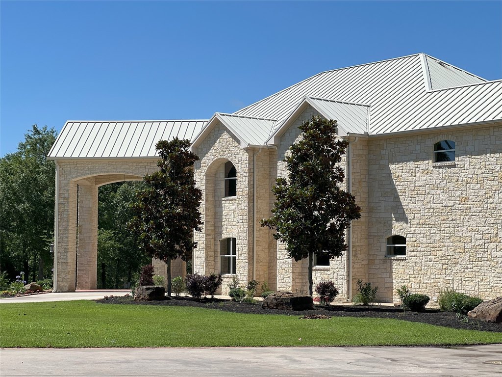 Montgomery, Texas, 77356, United States, 11 Bedrooms Bedrooms, ,8.5 BathroomsBathrooms,Residential,Forsale,1953054
