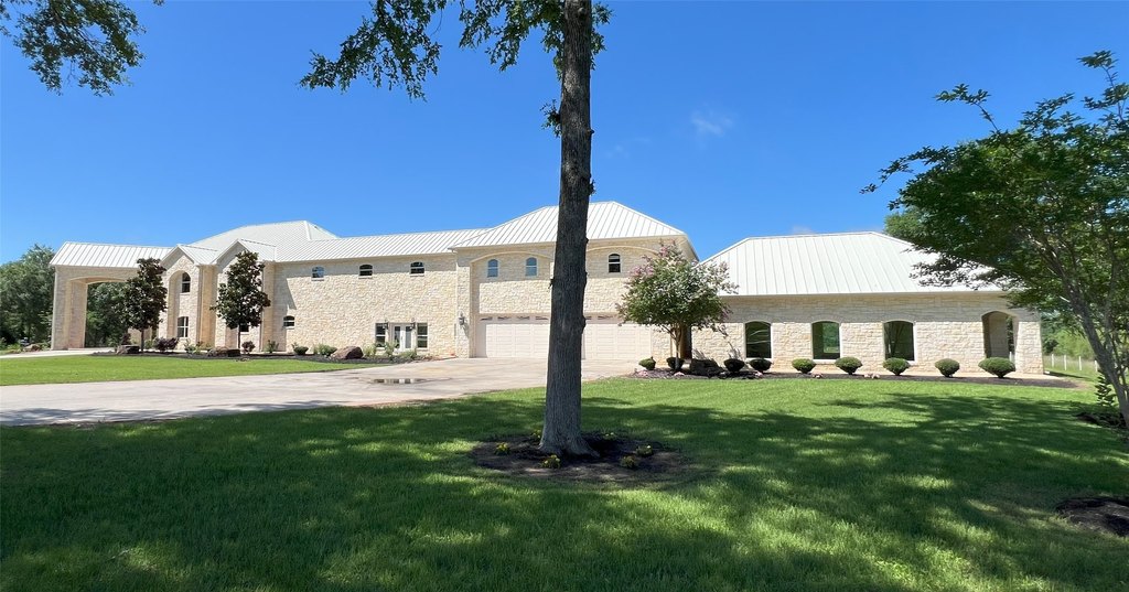 Montgomery, Texas, 77356, United States, 11 Bedrooms Bedrooms, ,8.5 BathroomsBathrooms,Residential,Forsale,1953054