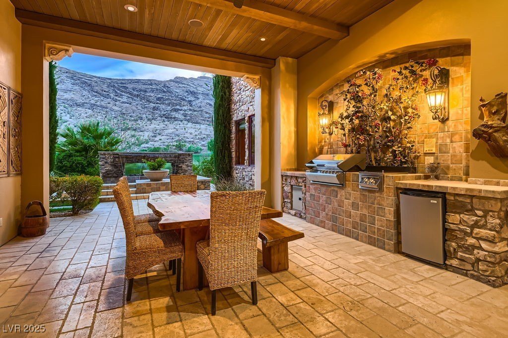 Las Vegas, Nevada, 89135, United States, 6 Bedrooms Bedrooms, ,7.5 BathroomsBathrooms,Residential,Forsale,1912774