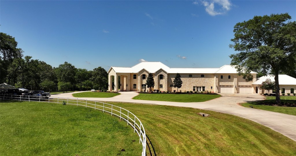Montgomery, Texas, 77356, United States, 11 Bedrooms Bedrooms, ,8.5 BathroomsBathrooms,Residential,Forsale,1953054