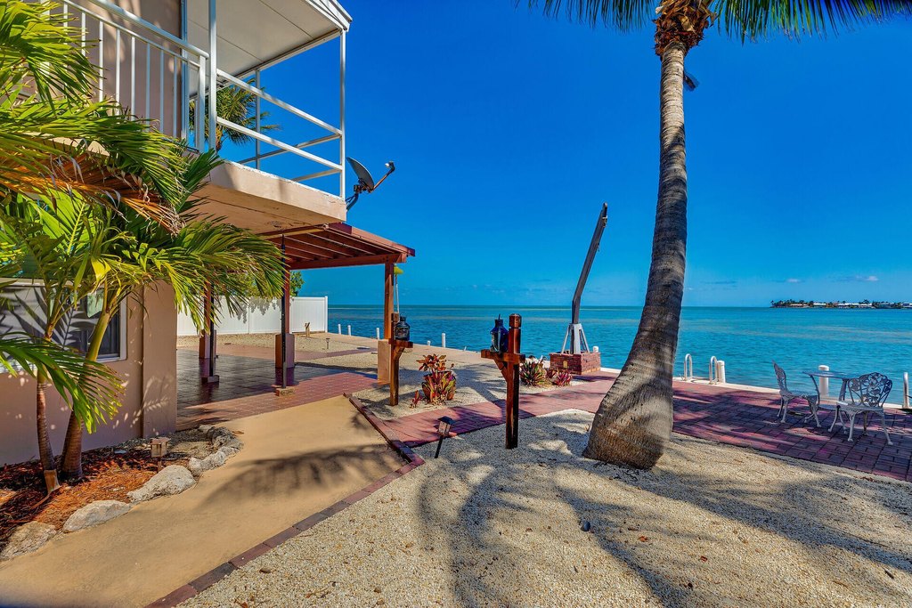 MARATHON, Florida, 33050, United States, 4 Bedrooms Bedrooms, ,3 BathroomsBathrooms,Residential,Forsale,1884615