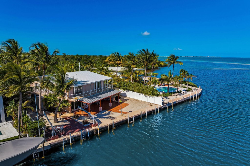 MARATHON, Florida, 33050, United States, 4 Bedrooms Bedrooms, ,3 BathroomsBathrooms,Residential,Forsale,1884615