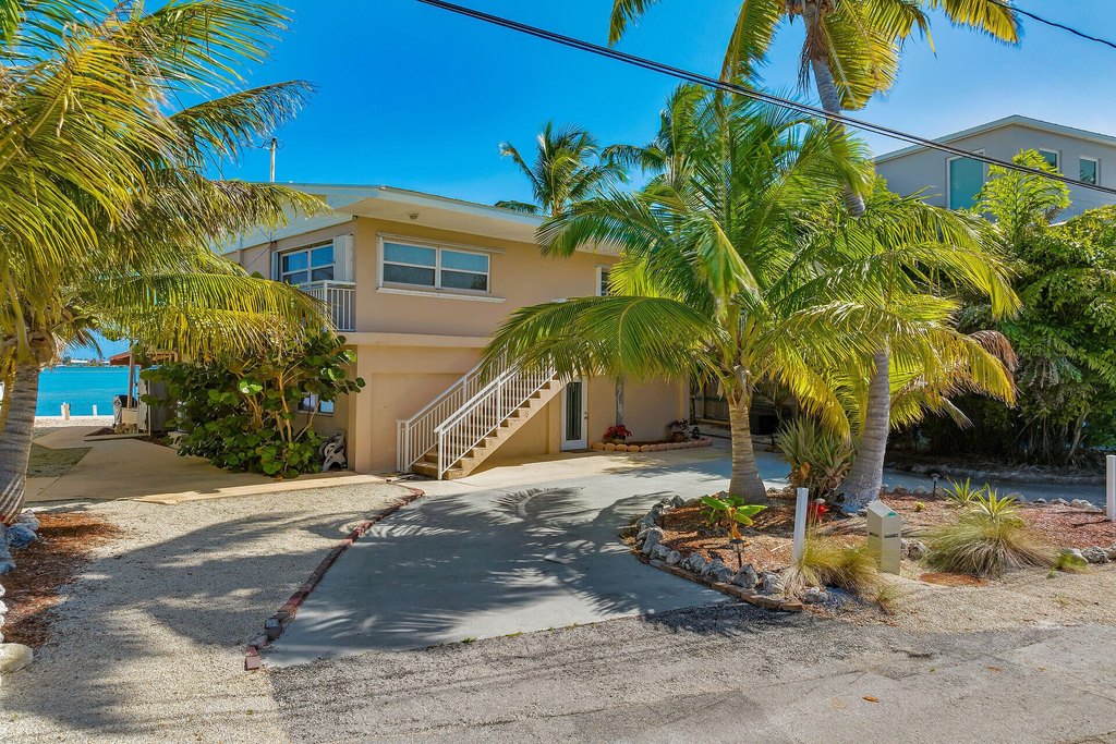 MARATHON, Florida, 33050, United States, 4 Bedrooms Bedrooms, ,3 BathroomsBathrooms,Residential,Forsale,1884615