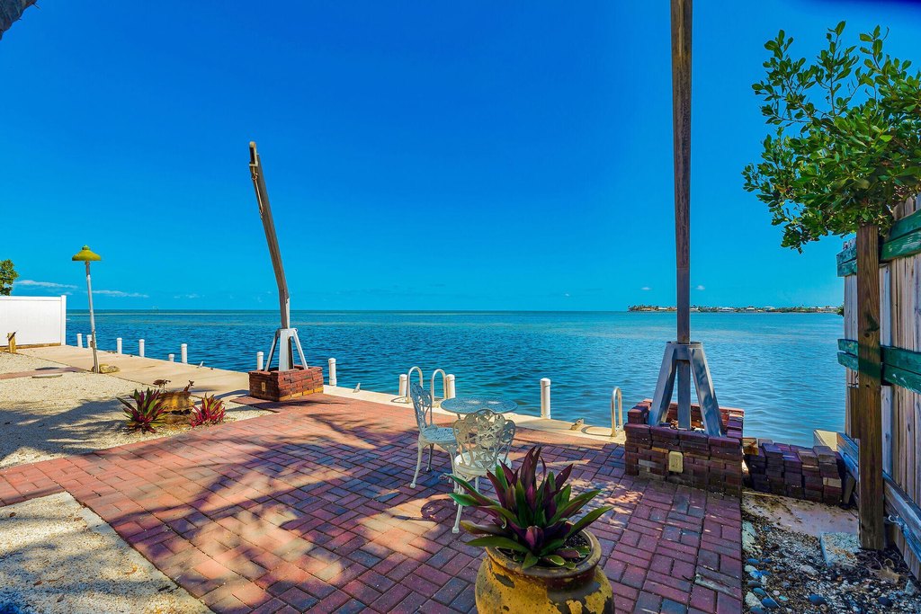 MARATHON, Florida, 33050, United States, 4 Bedrooms Bedrooms, ,3 BathroomsBathrooms,Residential,Forsale,1884615