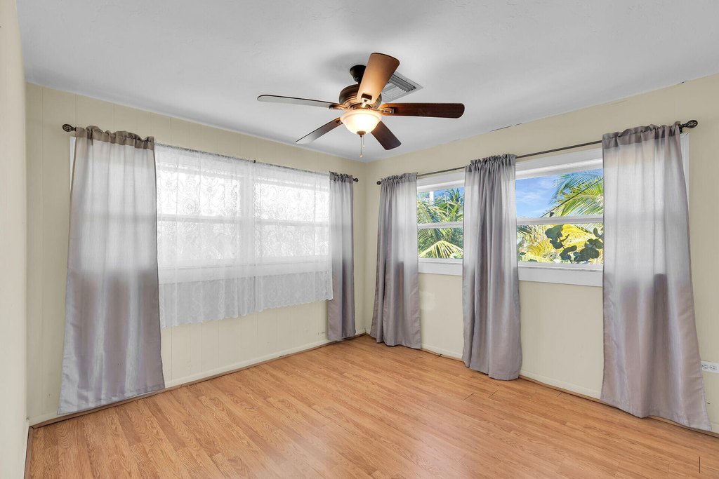 MARATHON, Florida, 33050, United States, 4 Bedrooms Bedrooms, ,3 BathroomsBathrooms,Residential,Forsale,1884615