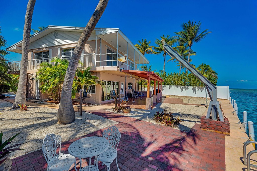 MARATHON, Florida, 33050, United States, 4 Bedrooms Bedrooms, ,3 BathroomsBathrooms,Residential,Forsale,1884615