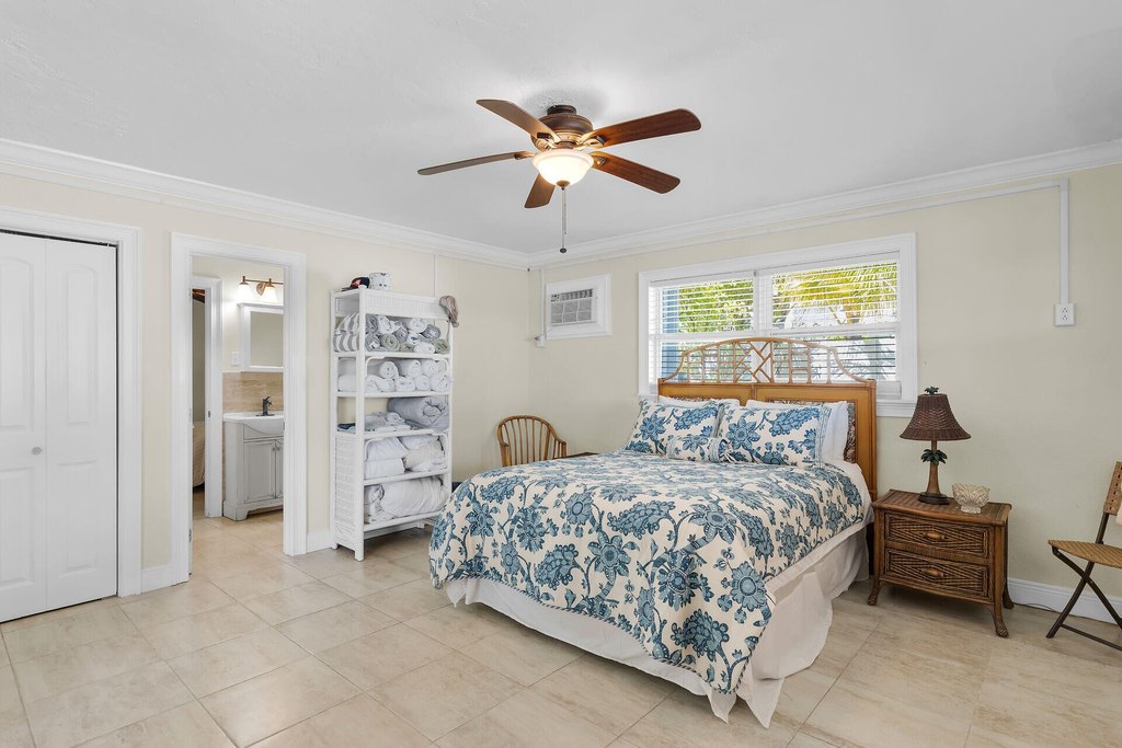 MARATHON, Florida, 33050, United States, 4 Bedrooms Bedrooms, ,3 BathroomsBathrooms,Residential,Forsale,1884615