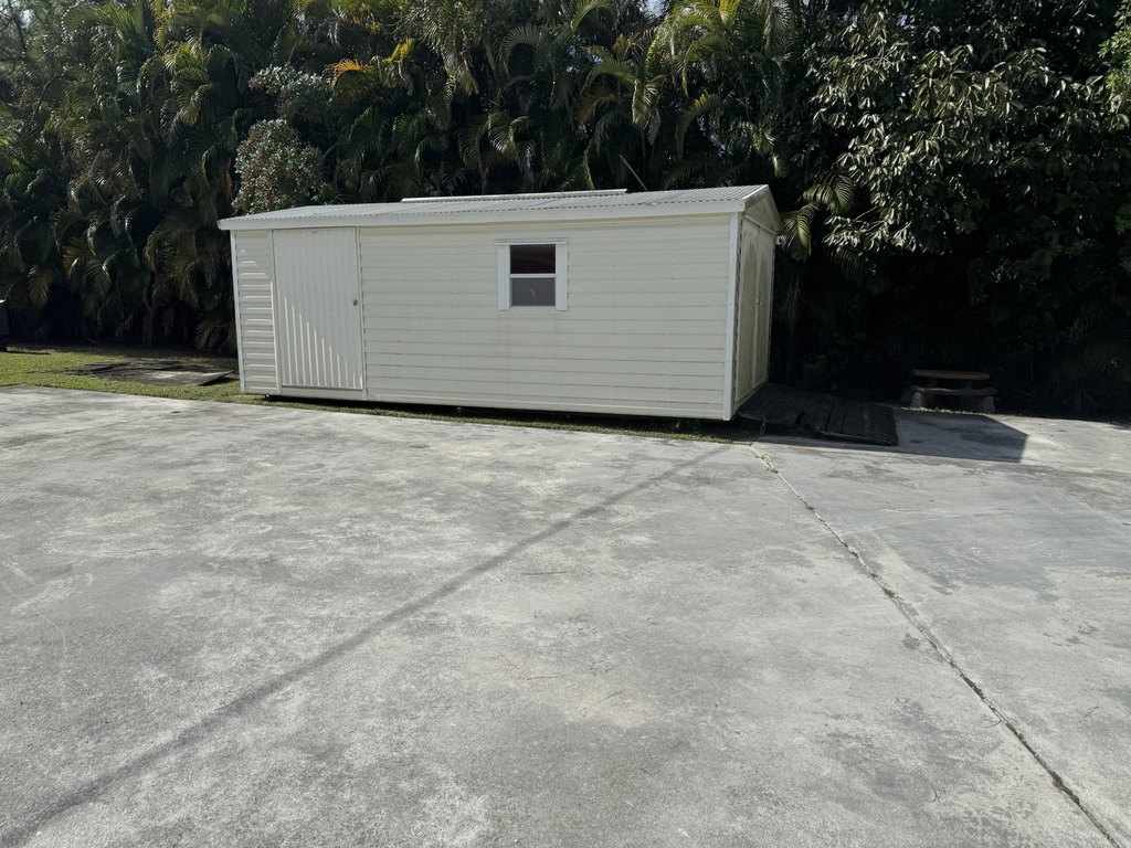 Loxahatchee, Florida, 33470, United States, 4 Bedrooms Bedrooms, ,2 BathroomsBathrooms,Residential,Forsale,1905197